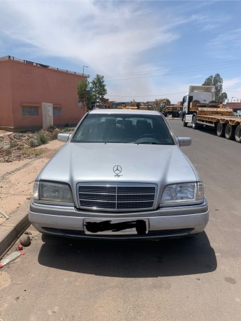 mercedes-benz-220-class-big-0